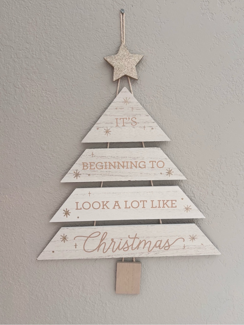 WONDERSHOP Christmas Tree Wall Hanging NWT